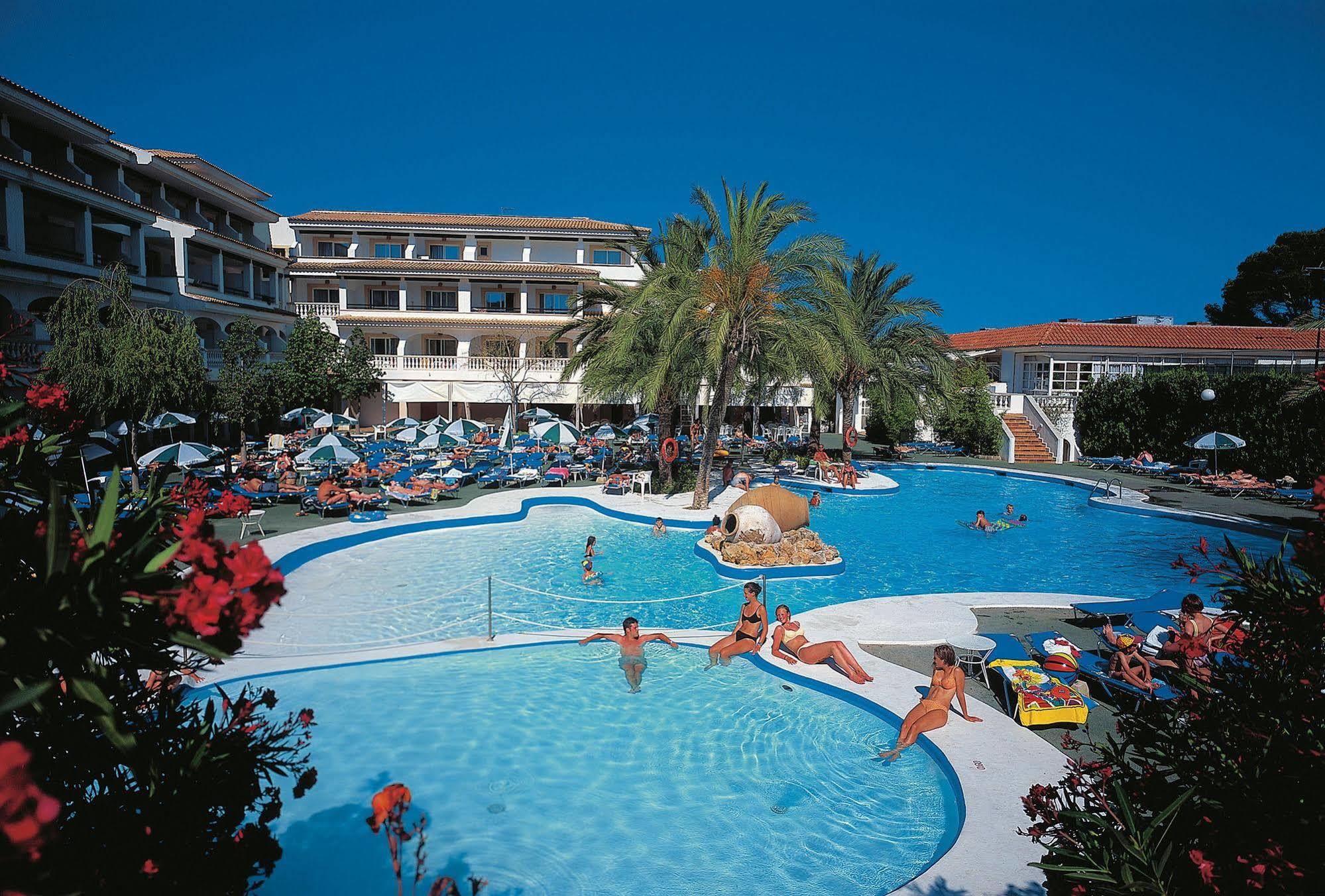 Hotel Beachclub Font De Sa Cala Font de sa Cala Exterior foto